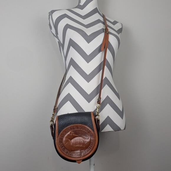 Vintage Dooney & Bourke Big Duck Crossbody Bag Pebble Leather Saddle AWL - Picture 1 of 16